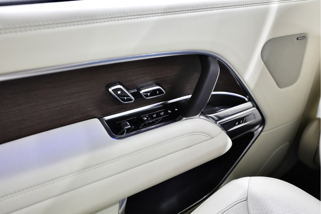 Range Rover HSE - Image 11