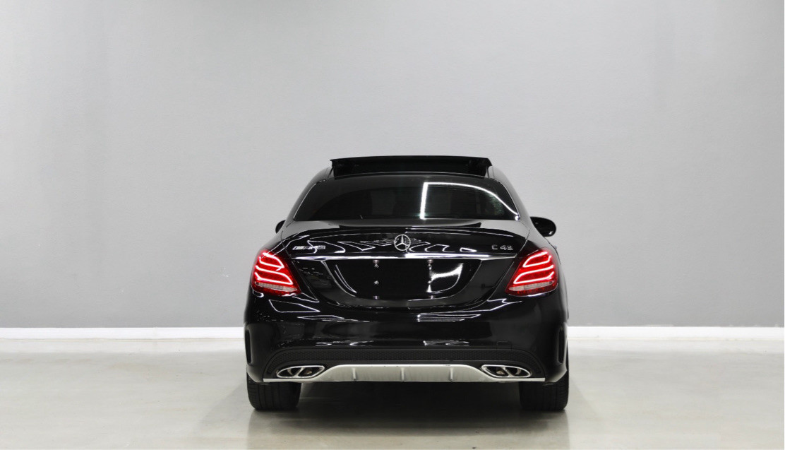 Mercedes Benz C-Class - Image 4