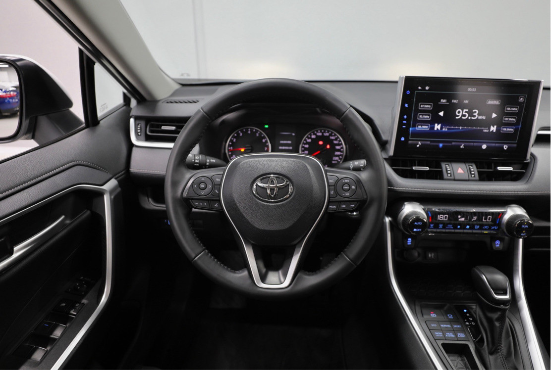Toyota Rav 4 - Image 9