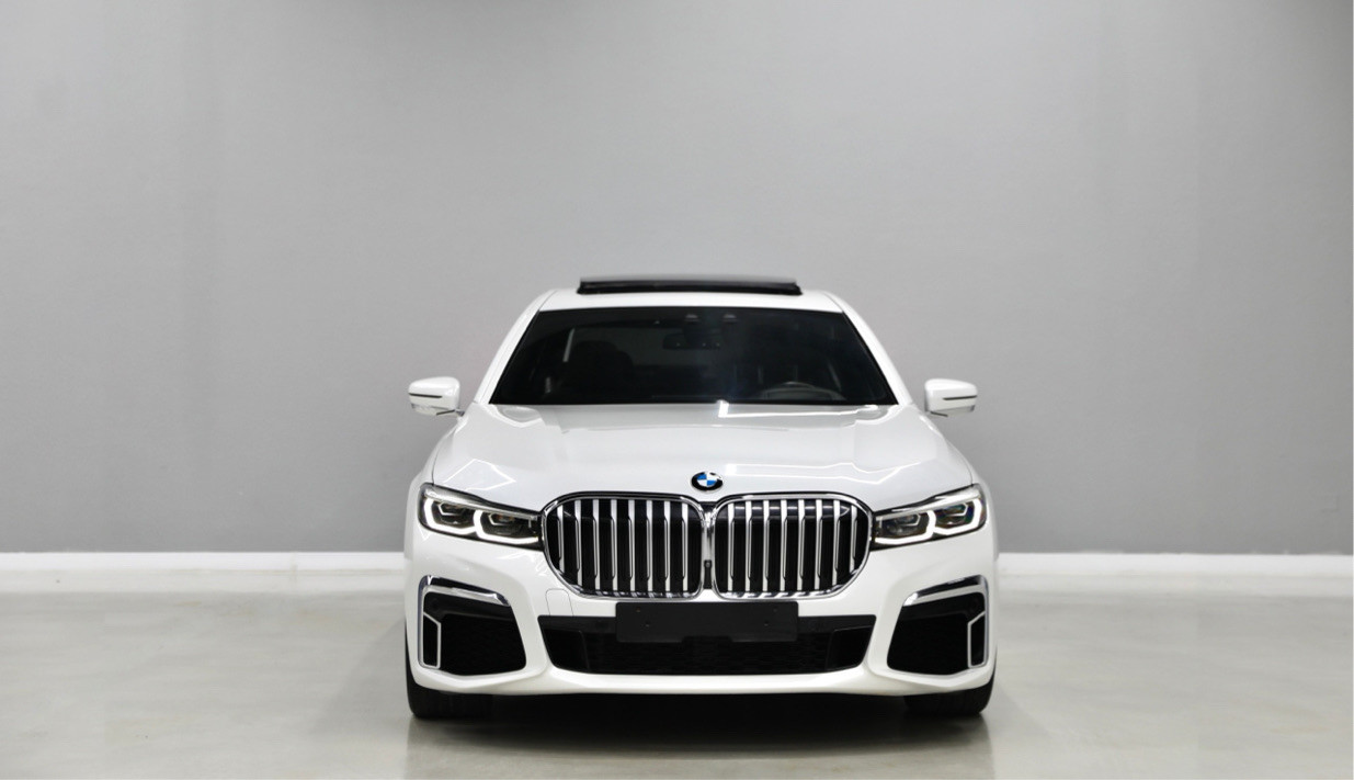 BMW 7-Series - Image 3