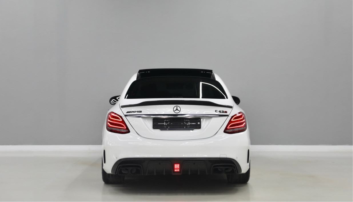 Mercedes Benz C-Class - Image 4