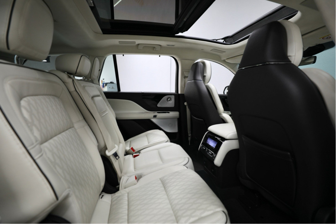 Lincoln Aviator - Image 10