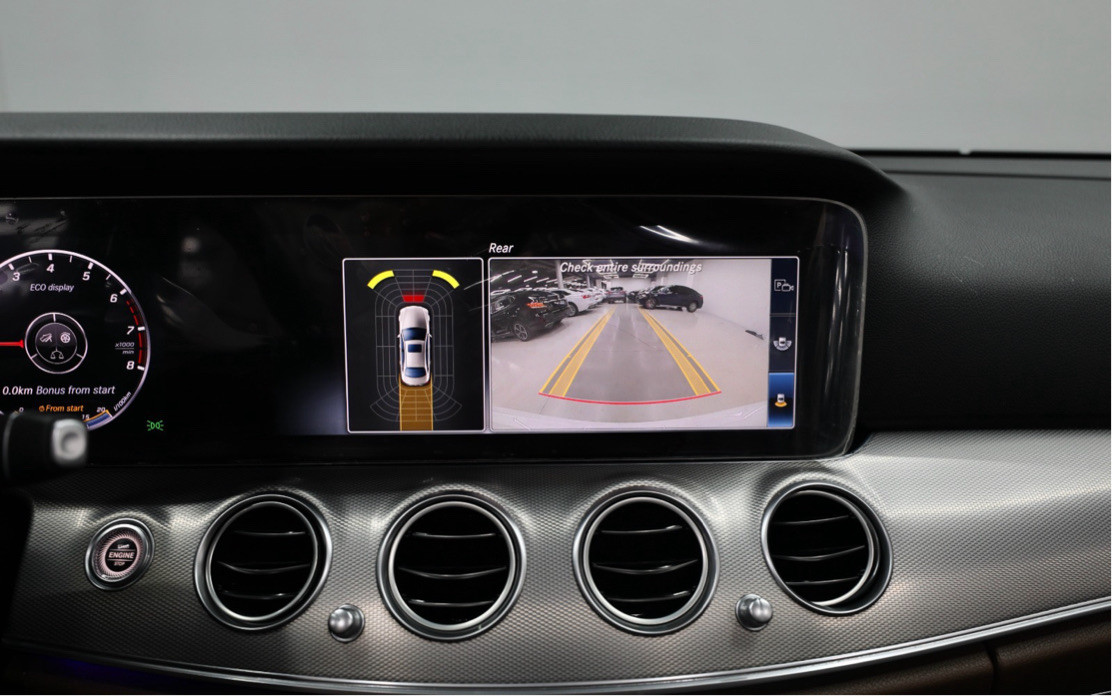 Mercedes Benz E-Class - Image 8