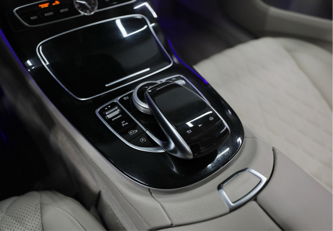 Mercedes Benz E-Class - Image 10