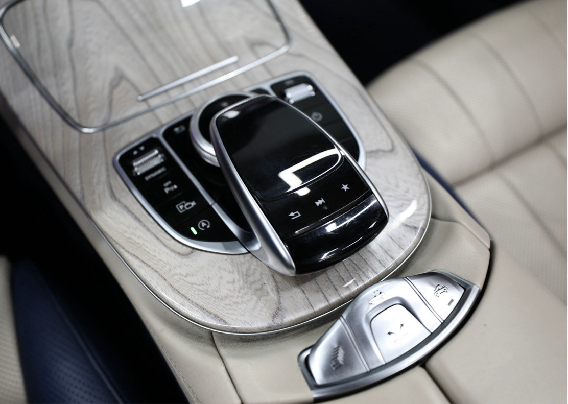Mercedes Benz E-Class - Image 6