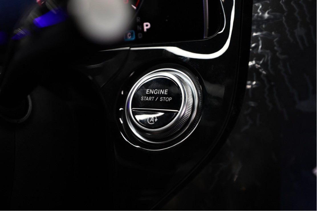 Mercedes Benz E-Class - Image 10