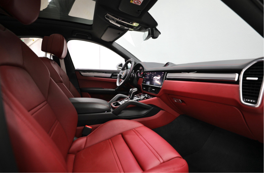 Porsche Cayenne - Image 16