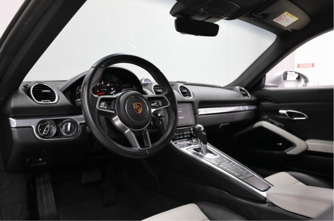 Porsche Cayman - Image 11