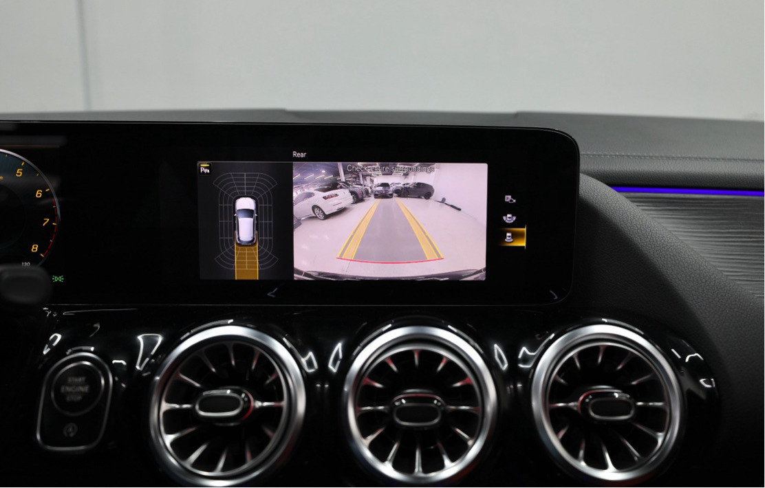 Mercedes Benz GLA - Image 8