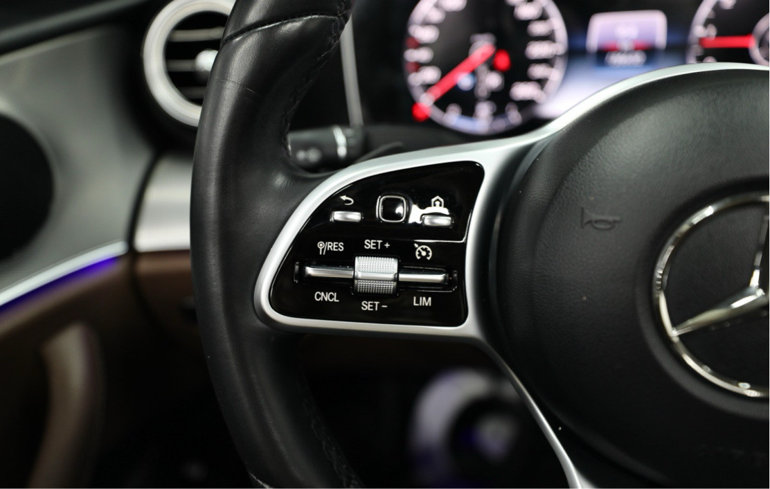 Mercedes Benz E-Class - Image 10