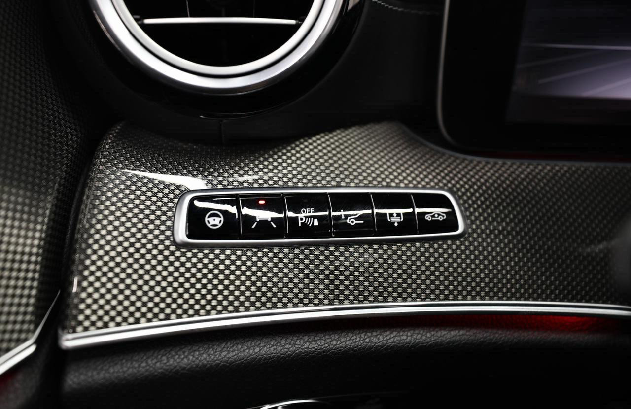 Mercedes Benz E-Class - Image 9