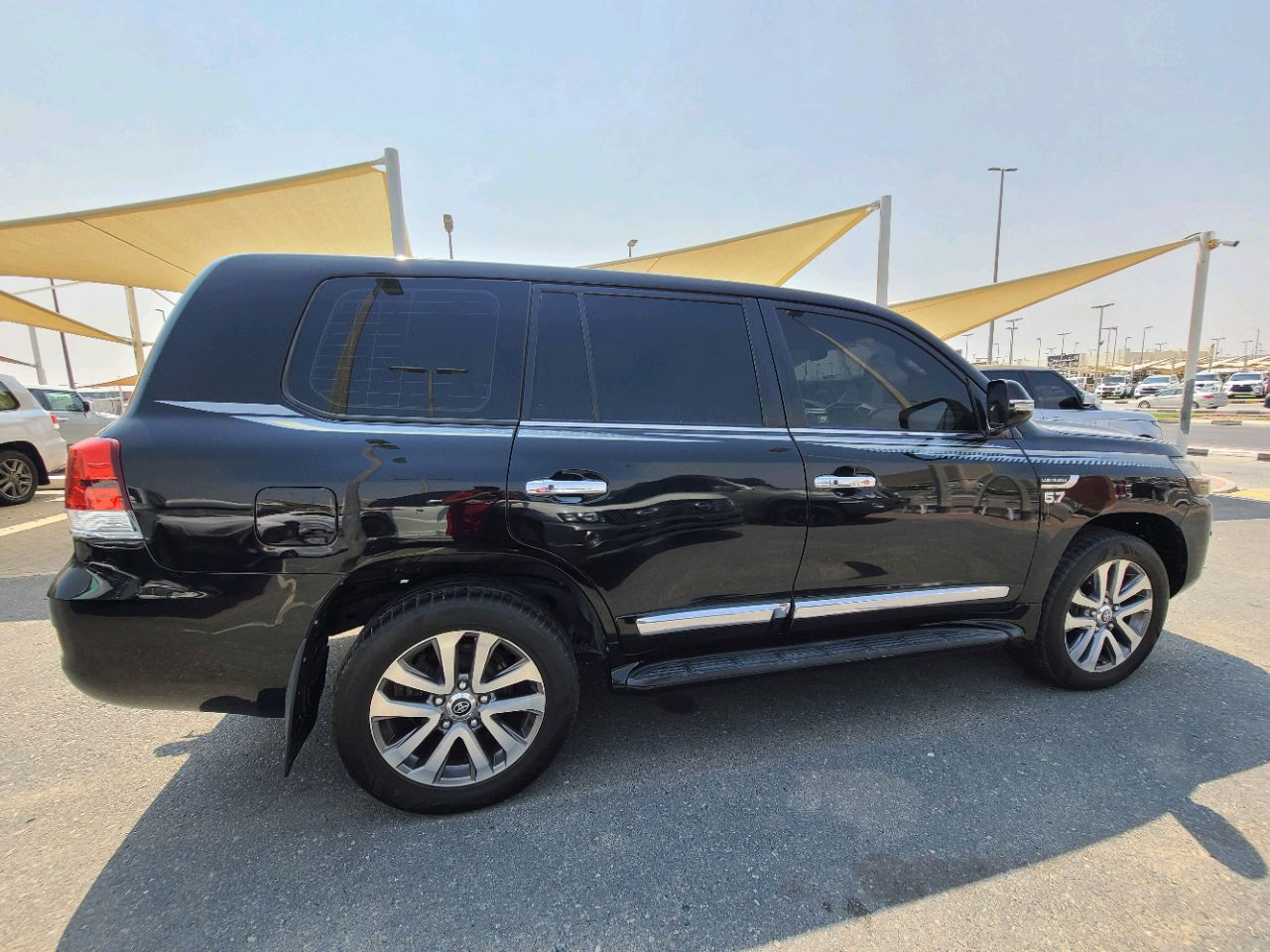 Toyota Land Cruiser - Image 3