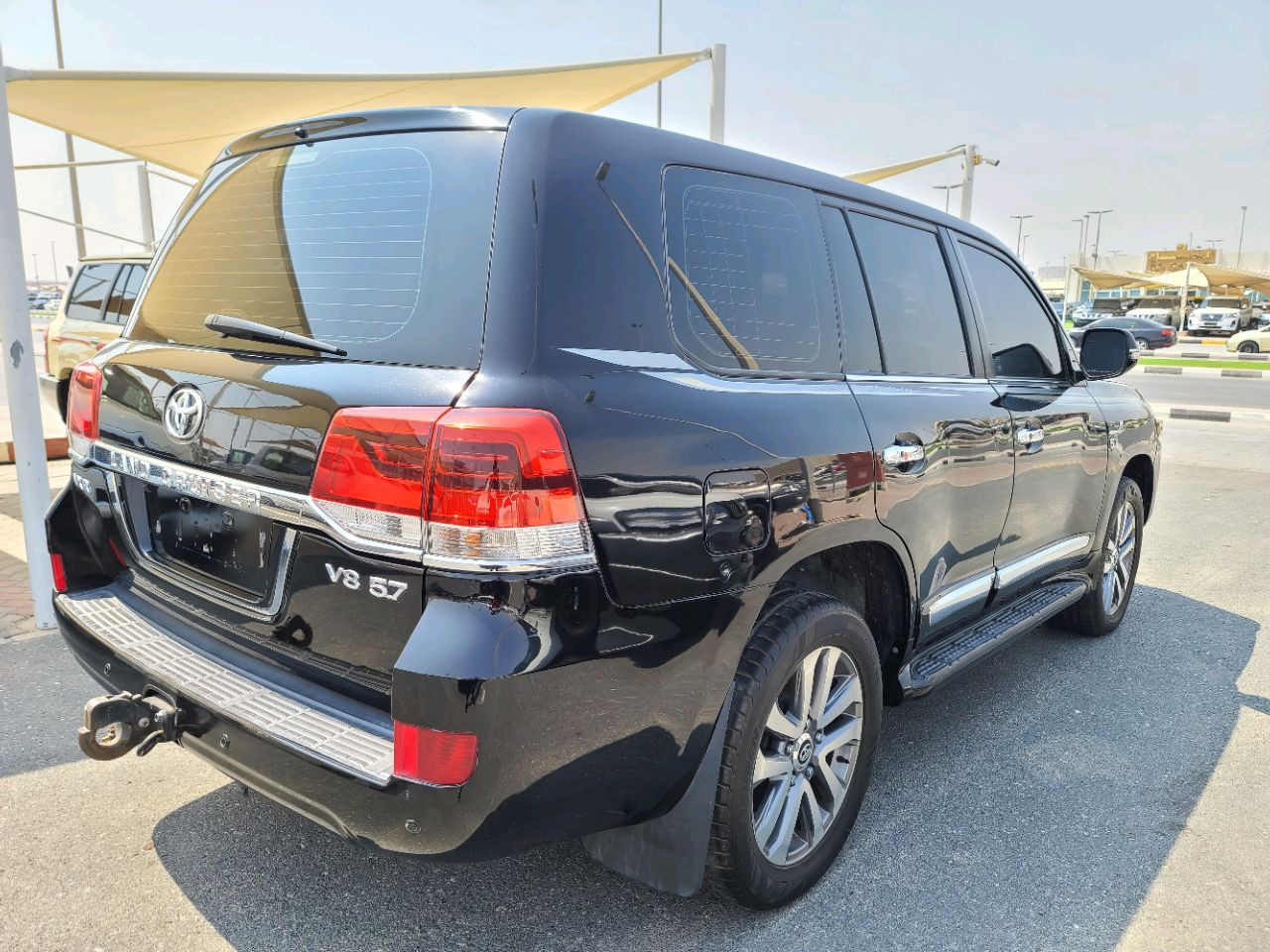 Toyota Land Cruiser - Image 7