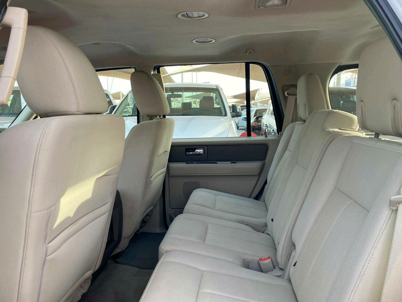 Ford Expedition - Image 7