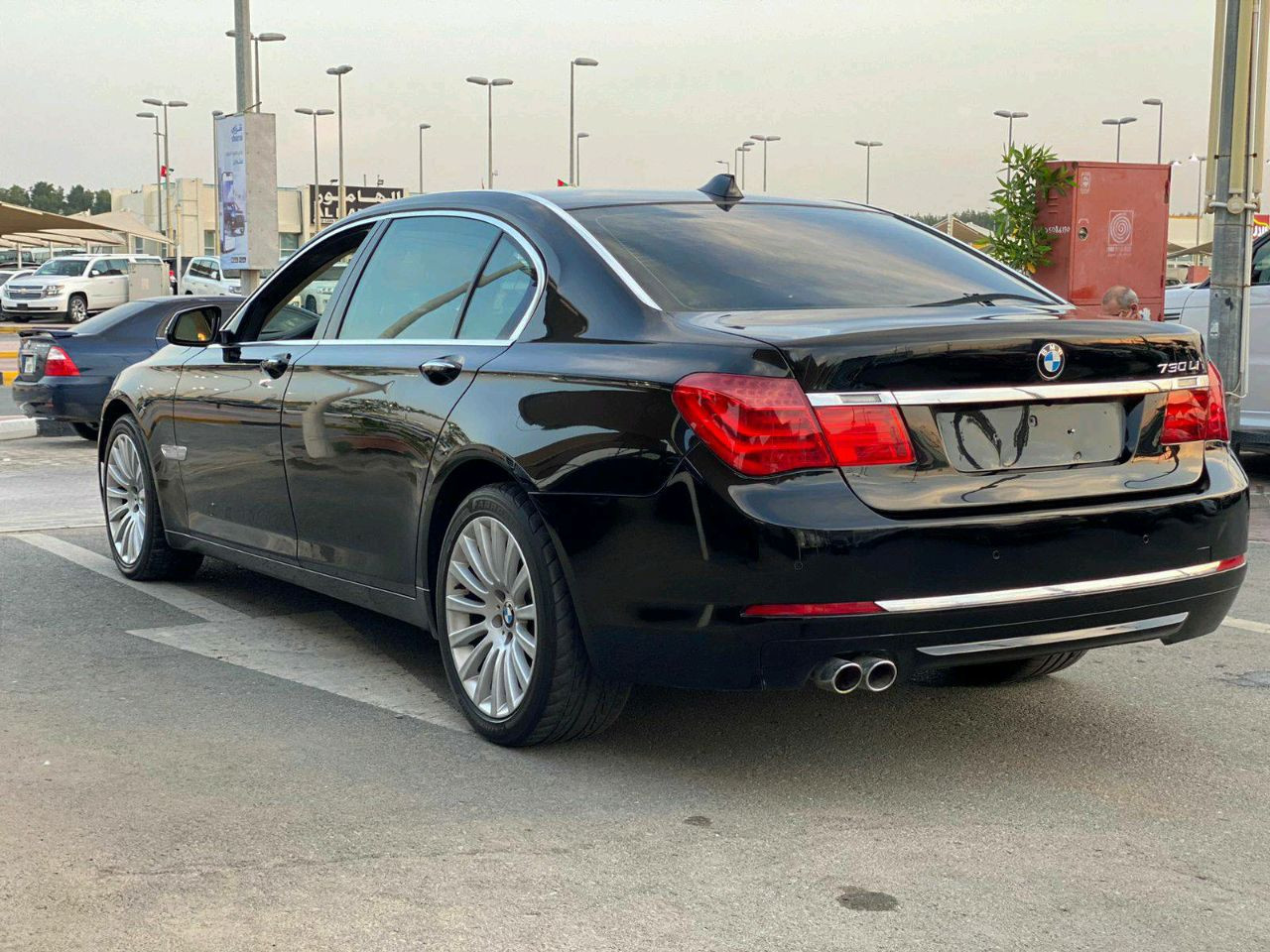 BMW 7-Series - Image 2