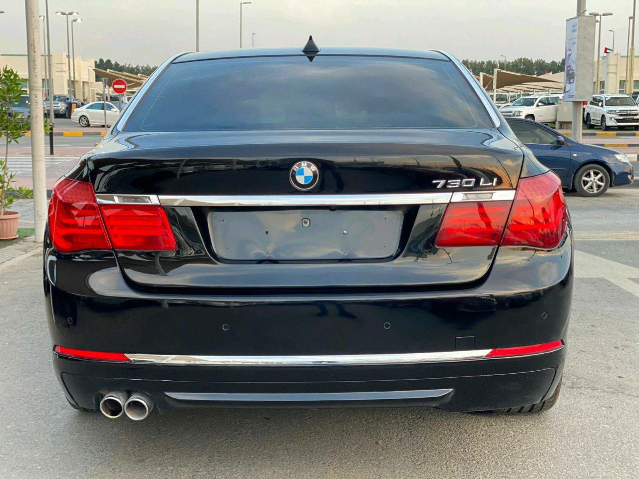 BMW 7-Series - Image 3
