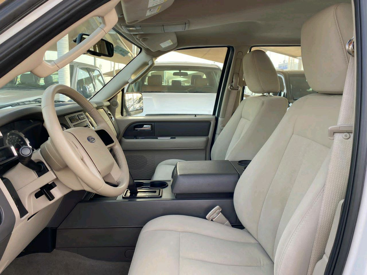 Ford Expedition - Image 3