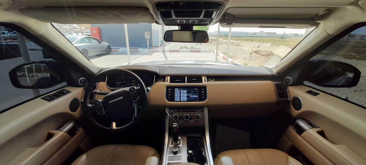 Land Rover LR2 - Image 2