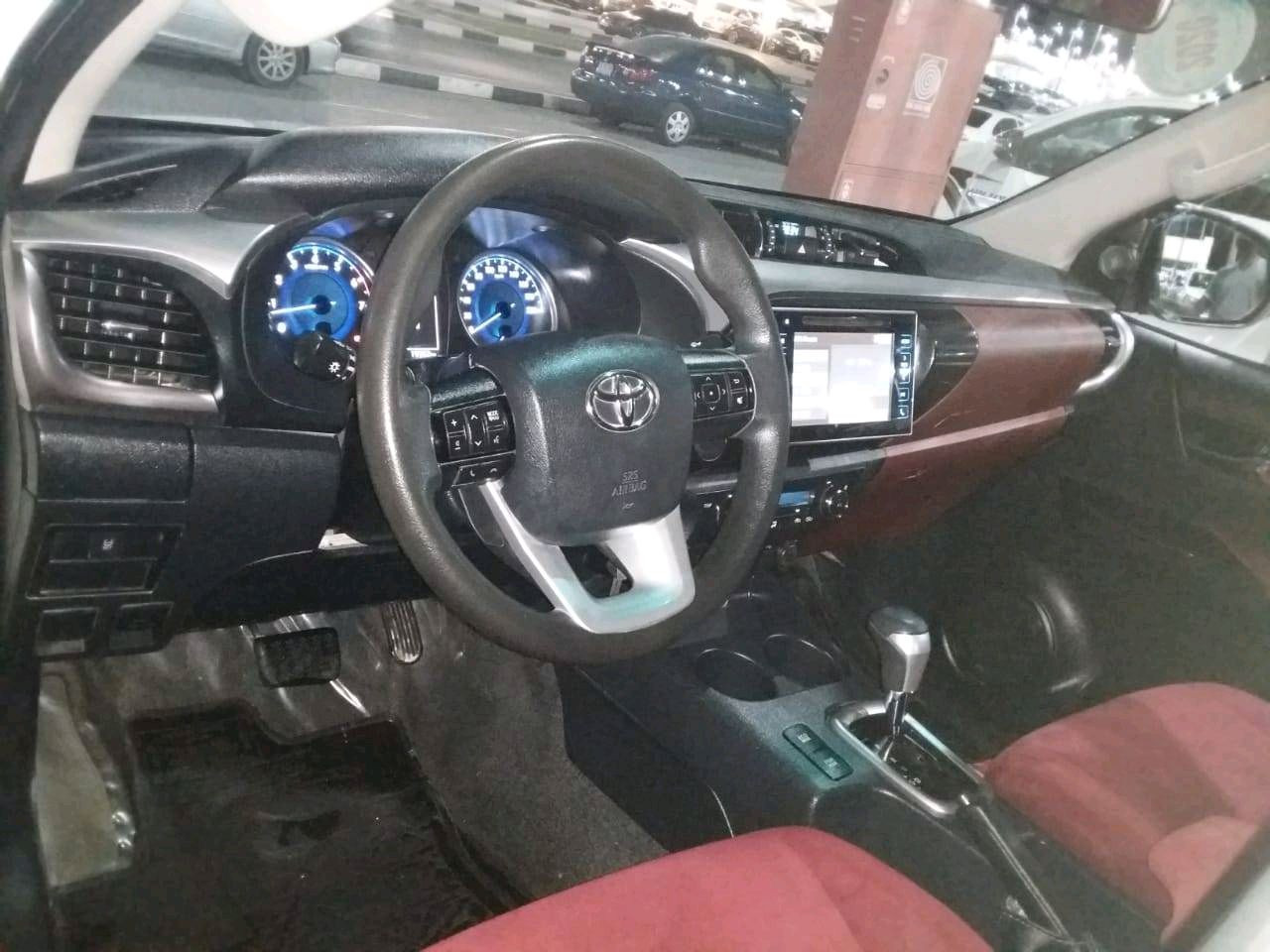 Toyota Hilux - Image 6