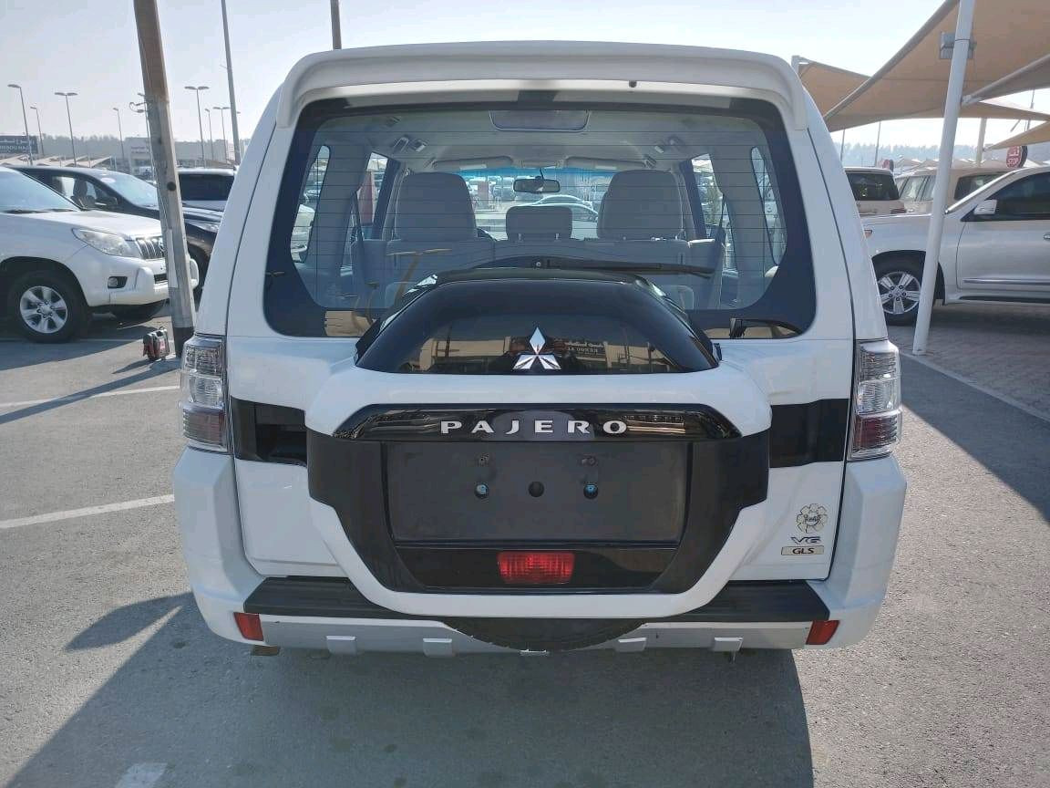 Mitsubishi Pajero - Image 4