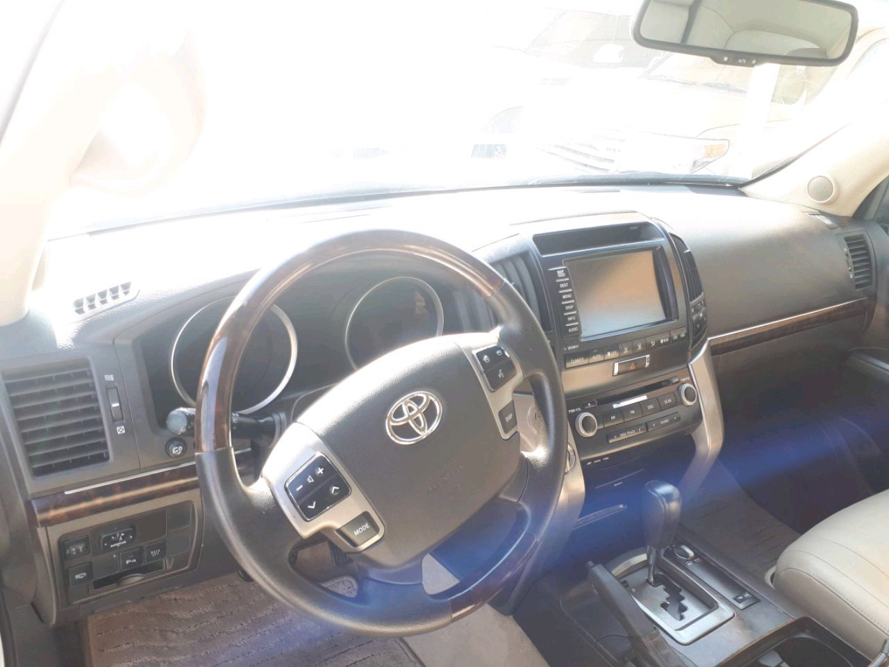 Toyota Land Cruiser - Image 6