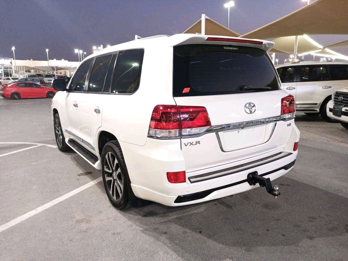Toyota Land Cruiser - Image 5