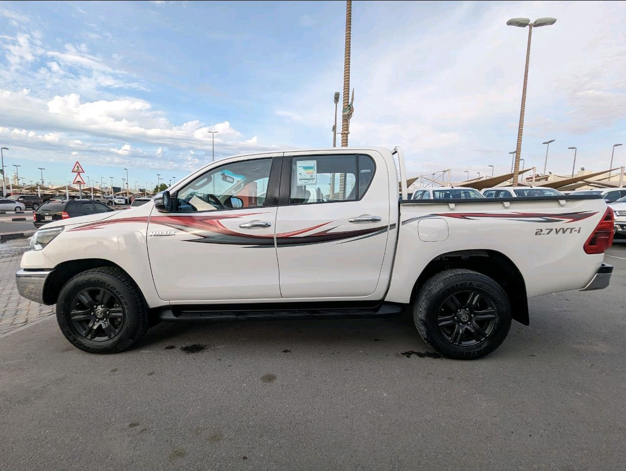 Toyota Hilux - Image 12