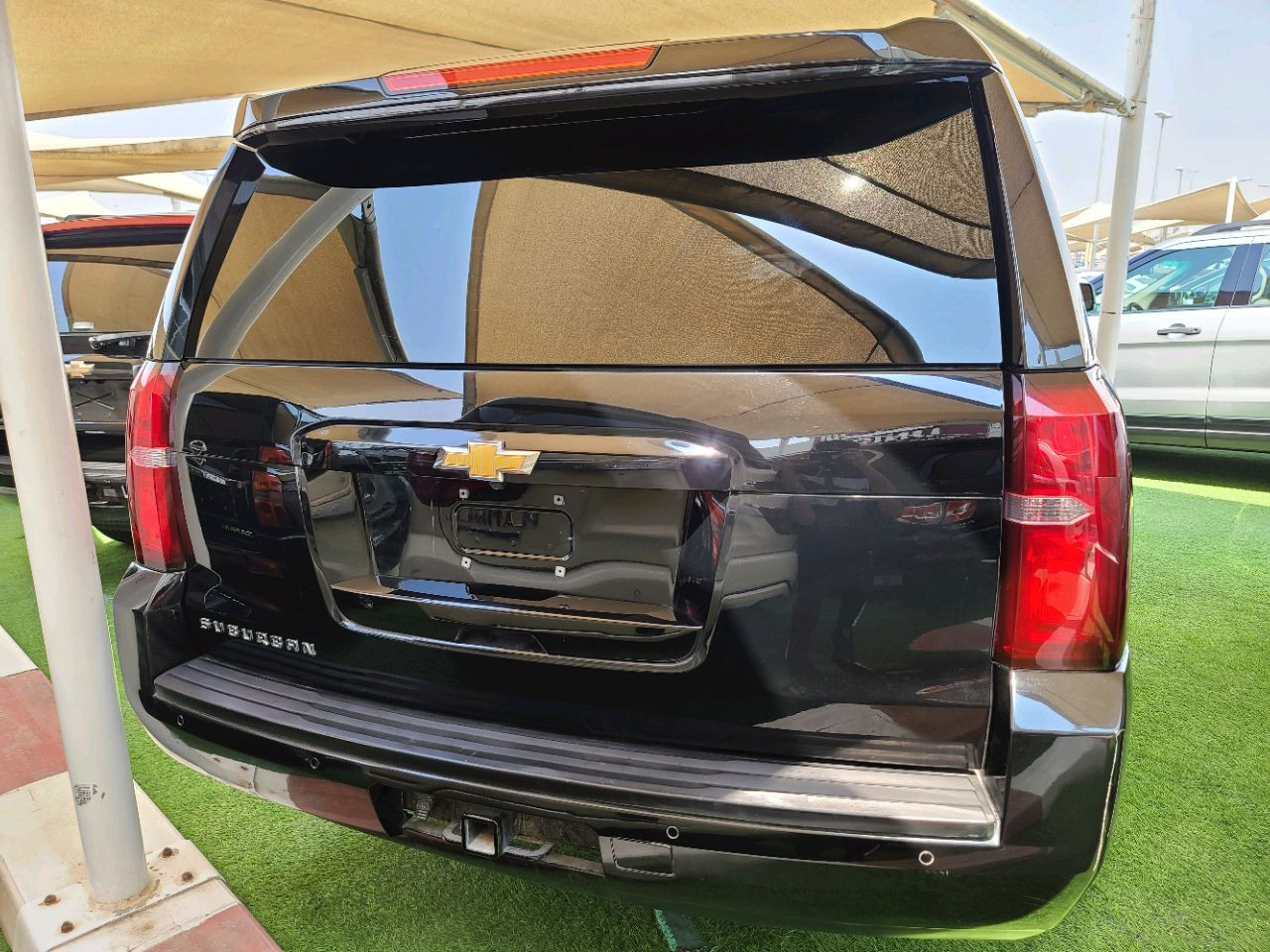 Chevrolet Suburban - Image 8
