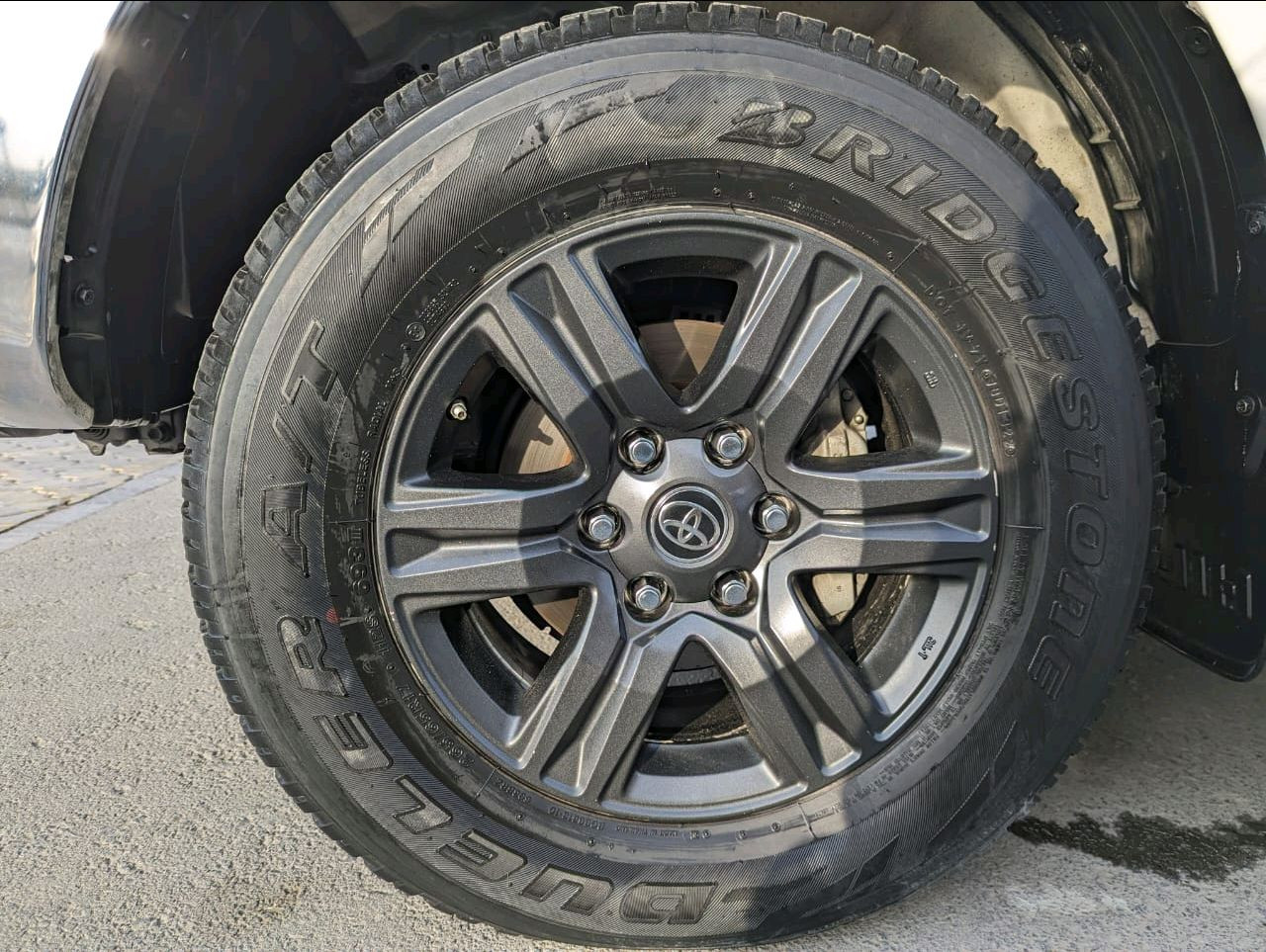 Toyota Hilux - Image 7