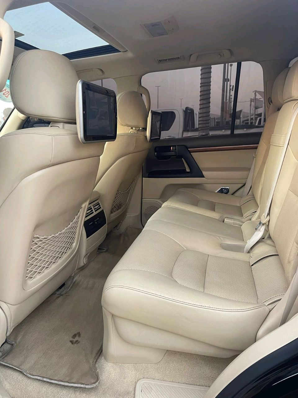 Toyota Land Cruiser - Image 8