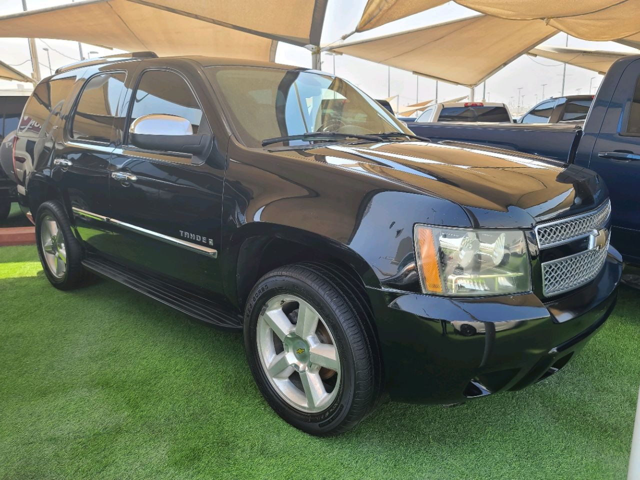 Chevrolet Tahoe - Image 14