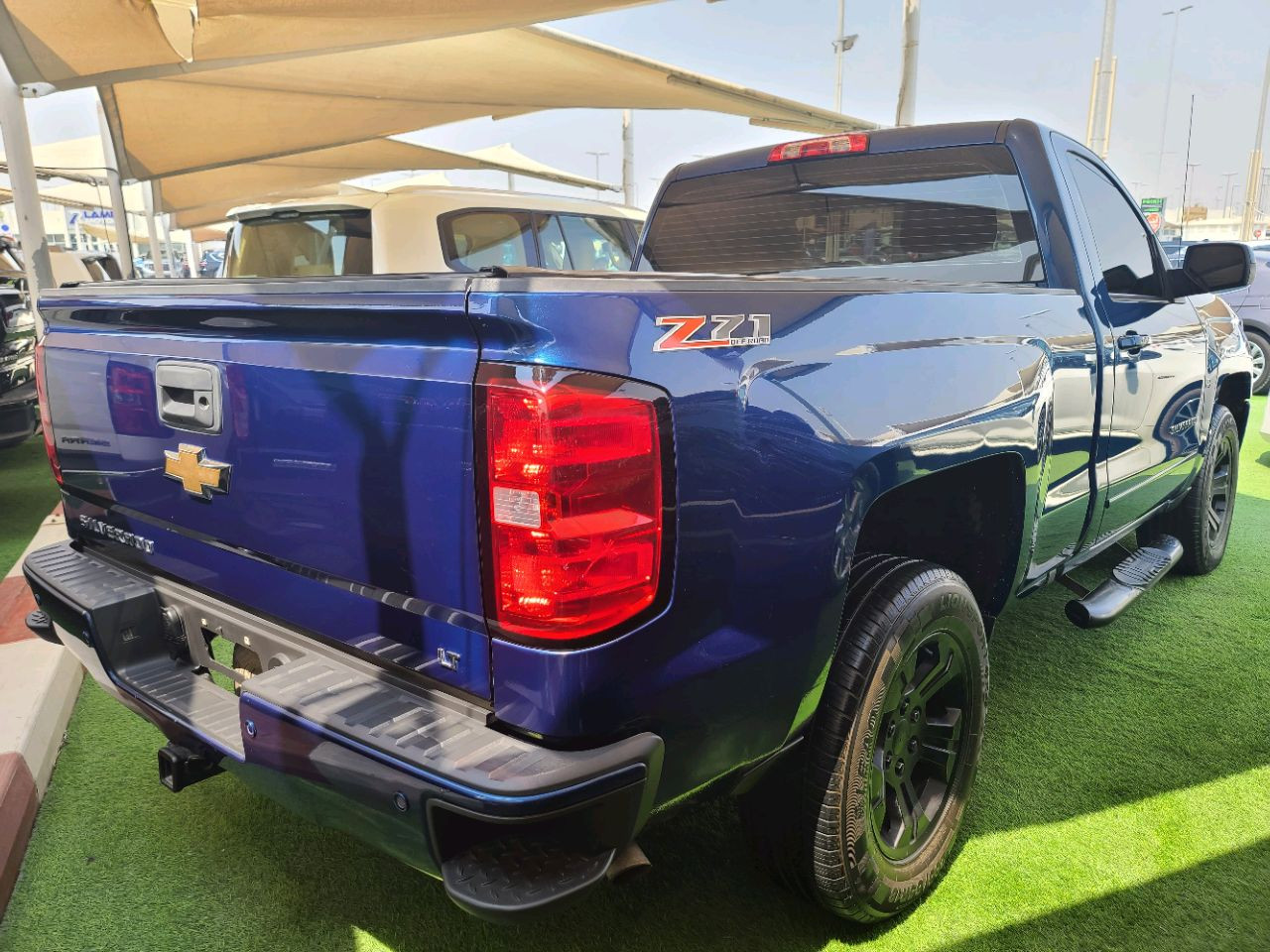 Chevrolet Silverado - Image 8
