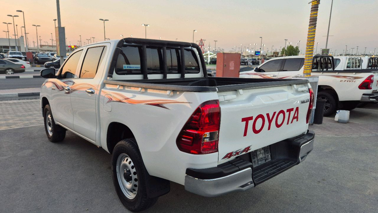 Toyota Hilux - Image 10