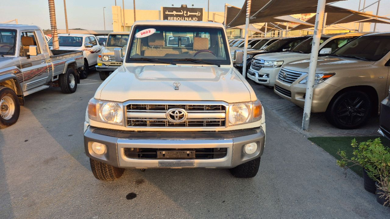 Toyota Land Cruiser - Image 10