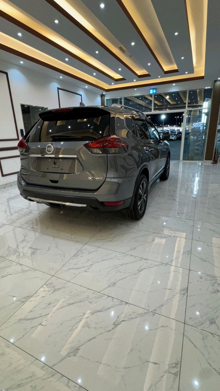 Nissan Rogue - Image 8