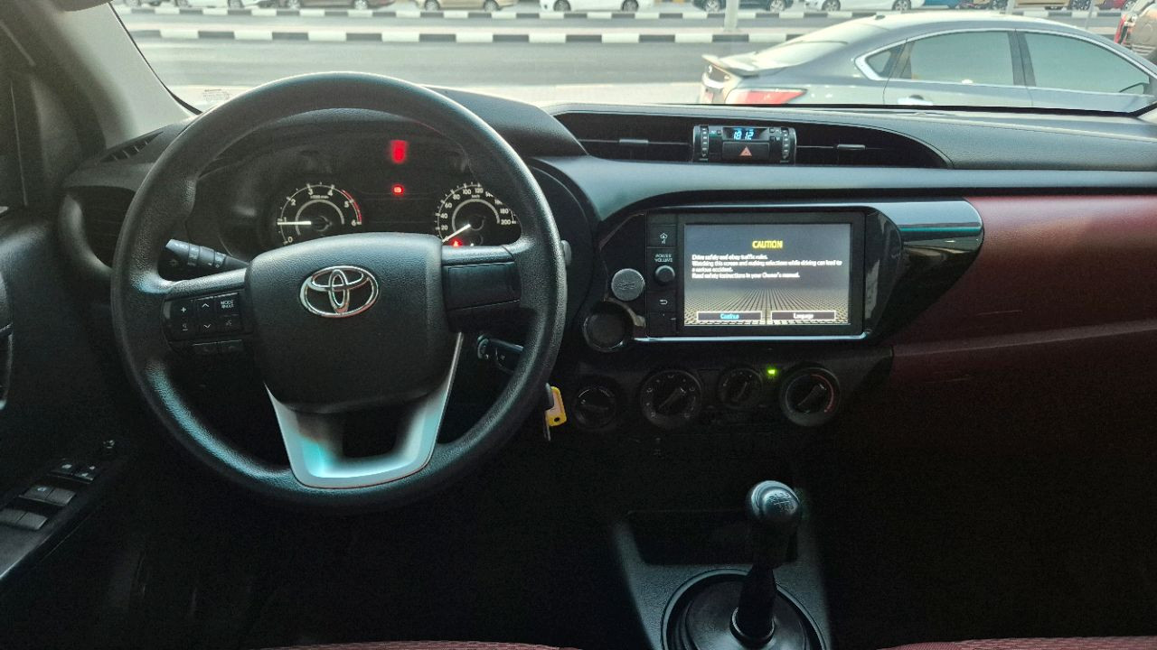 Toyota Hilux - Image 7