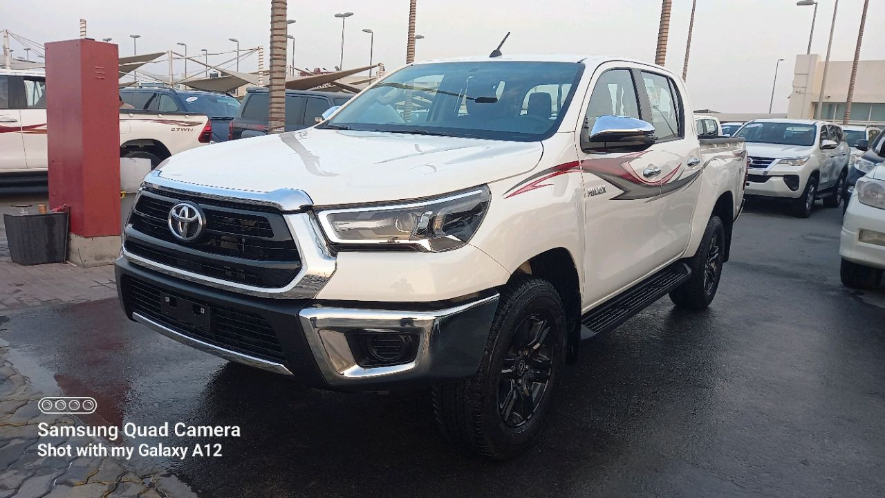 Toyota Hilux - Image 7