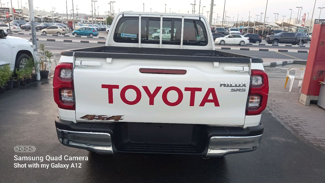 Toyota Hilux - Image 9