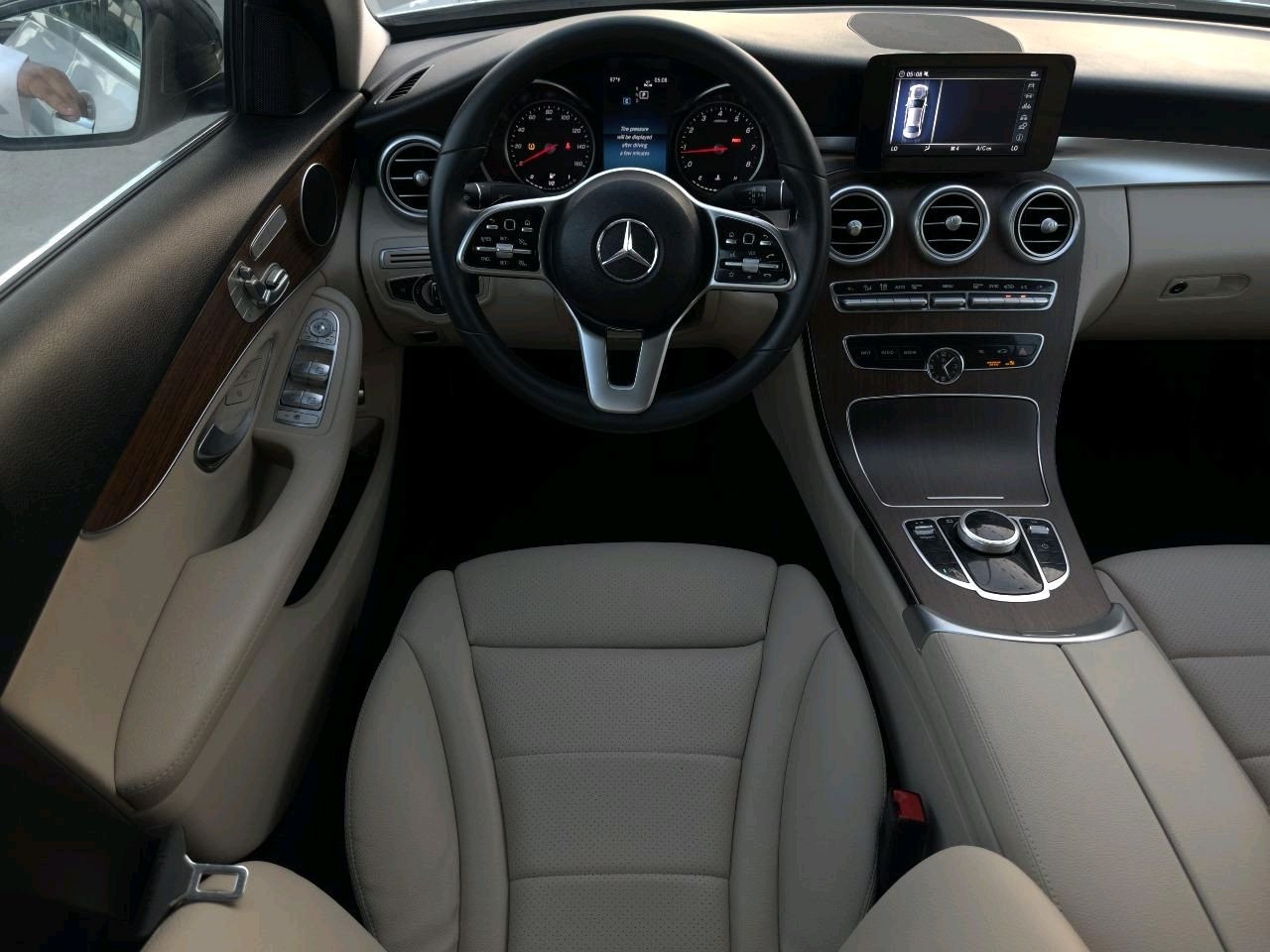 Mercedes Benz C-Class - Image 9