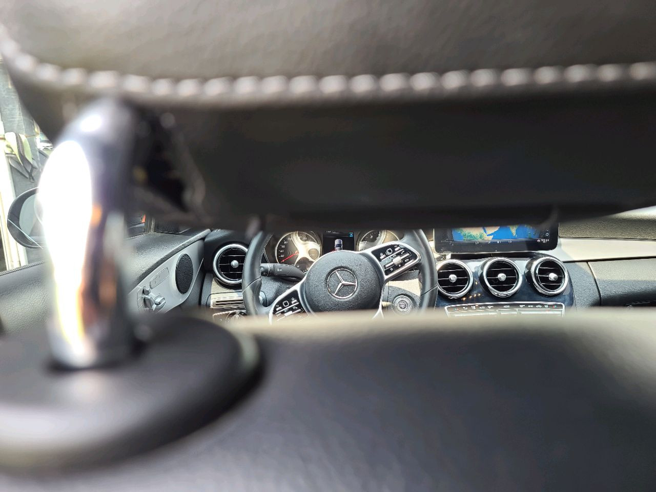 Mercedes Benz C-Class - Image 10