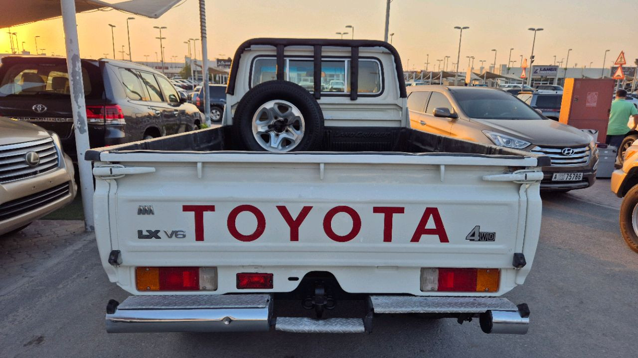 Toyota Land Cruiser - Image 3