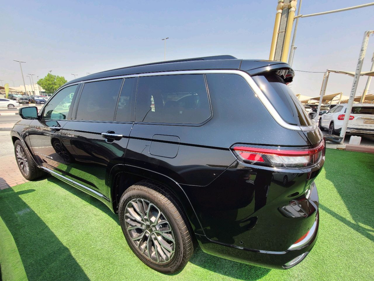 Jeep Cherokee - Image 3