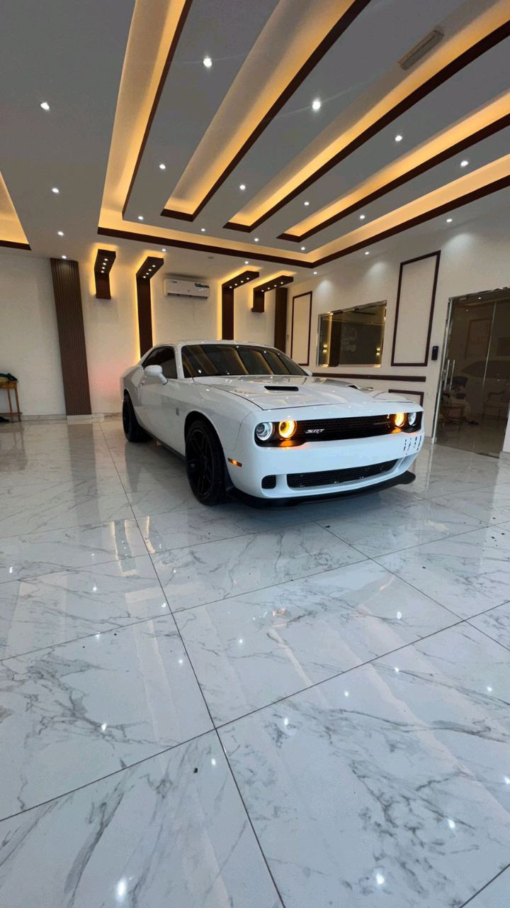 Dodge Challenger - Image 5