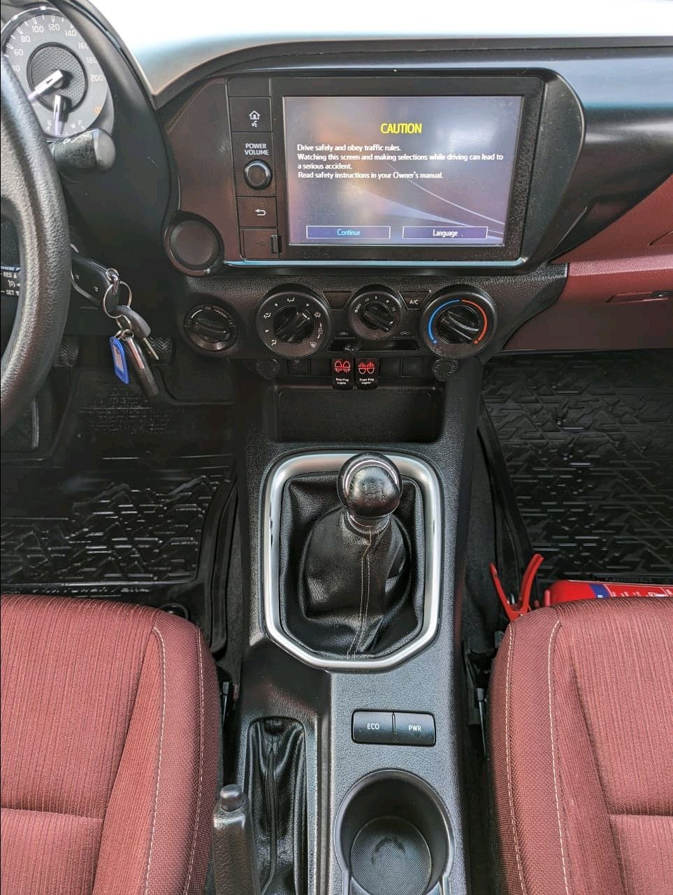 Toyota Hilux - Image 10