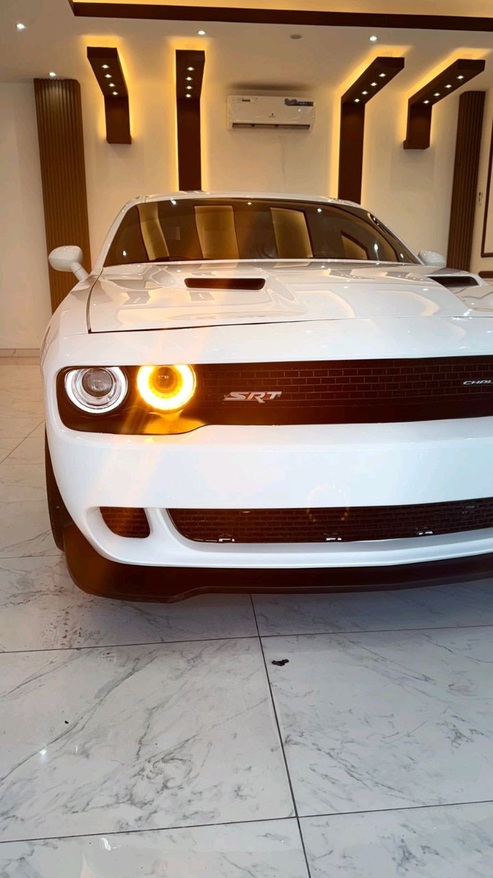 Dodge Challenger - Image 7