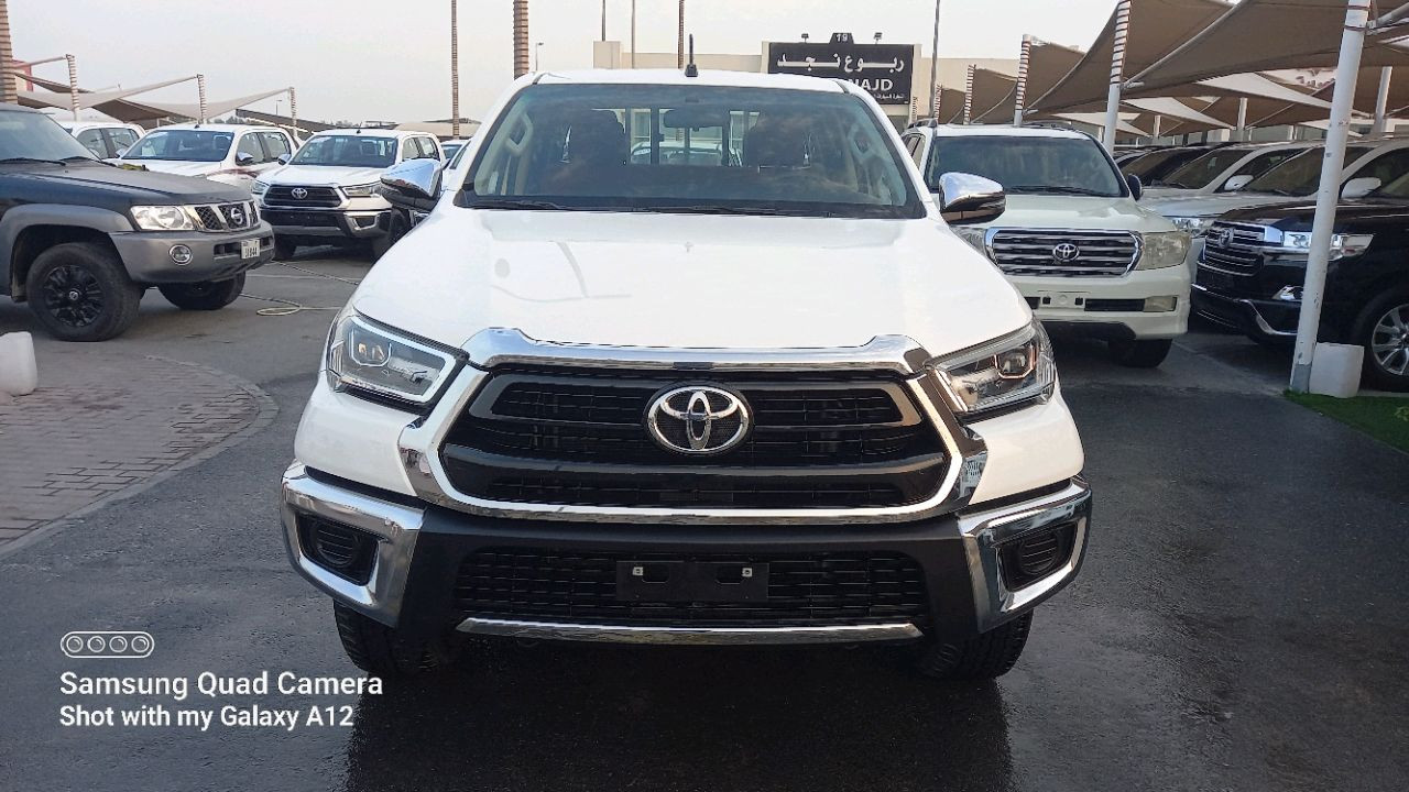 Toyota Hilux - Image 8