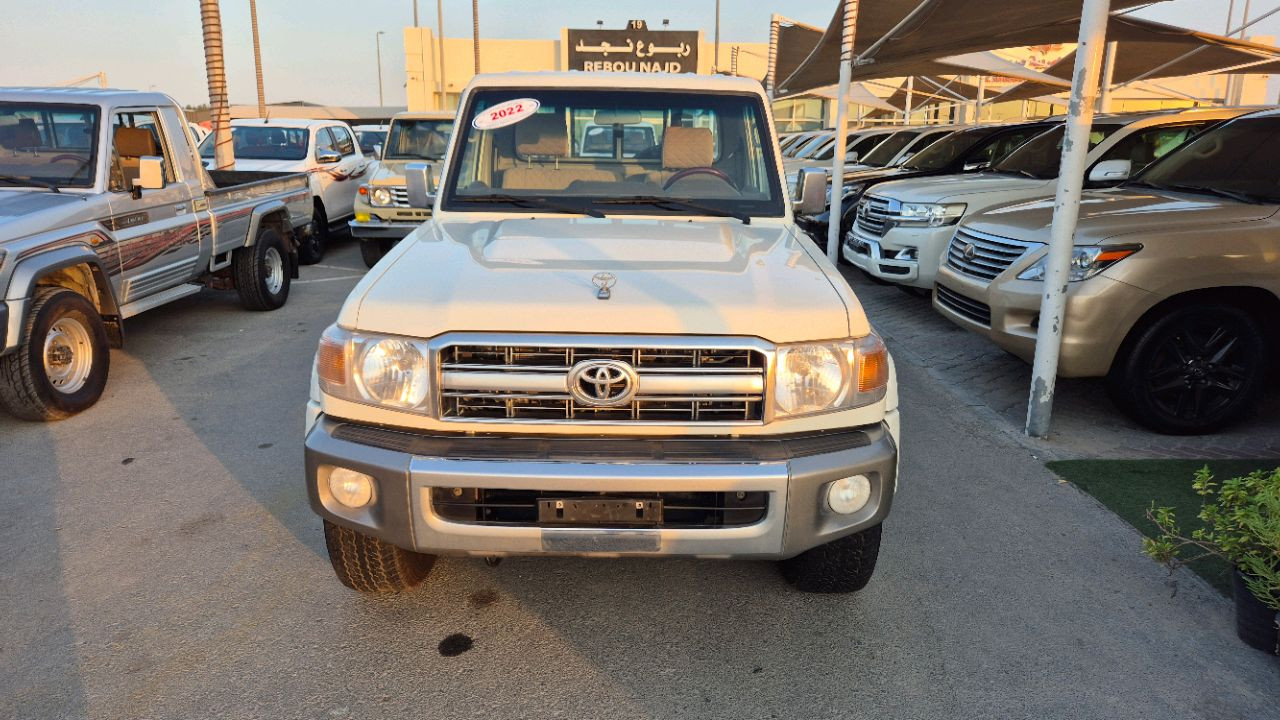 Toyota Land Cruiser - Image 9