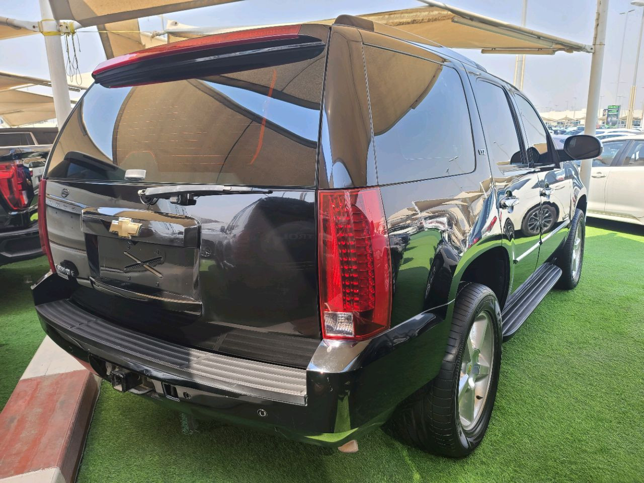 Chevrolet Tahoe - Image 6