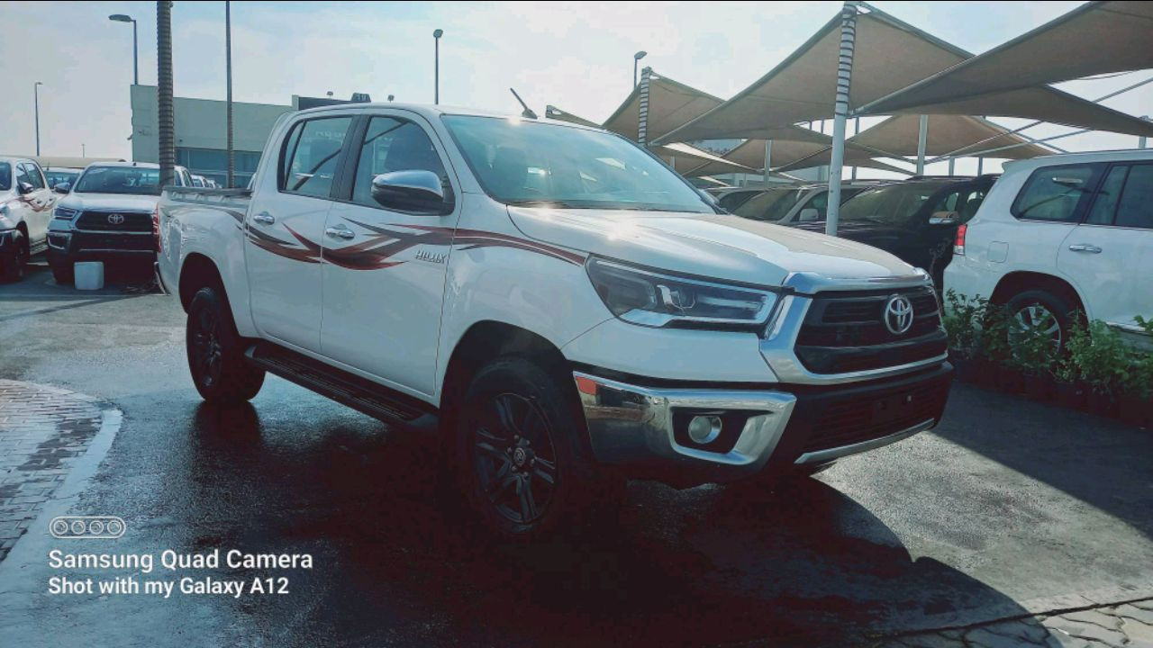 Toyota Hilux - Image 8