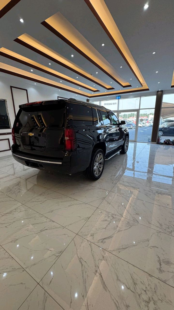 Chevrolet Tahoe - Image 3